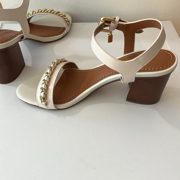 NWT COACH CHAIN MED HEEL LEATHER SANDALS IN CHALK COLOR, SIZE 7.5 - Picture 7 of 12